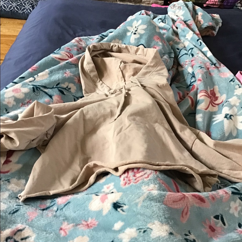 Aerie cropped shirt